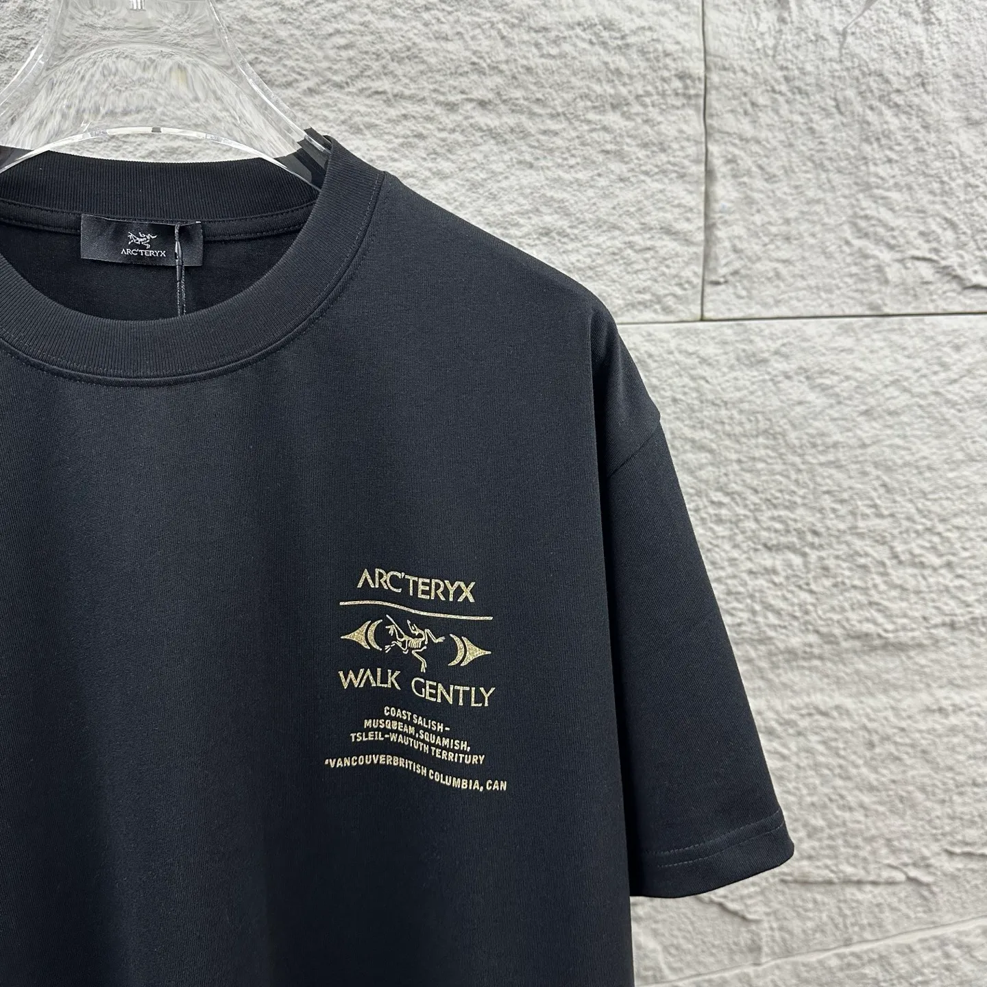 ARC'TERYX* * 2026 New Arrival Classic T Same Style ：Black White Size： S （90-130 ） M （120-150 ） L （140-165 ） XL （160-180 ） XXL （180 ）